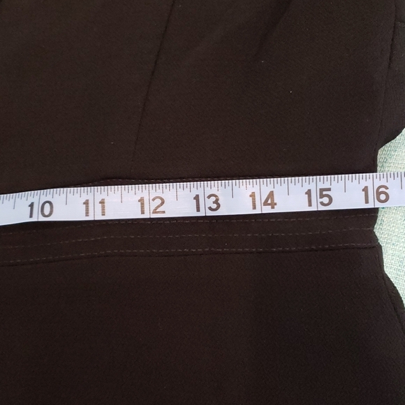 Black Sleeveless Midi Dress w/Pockets - Picture 10 of 12